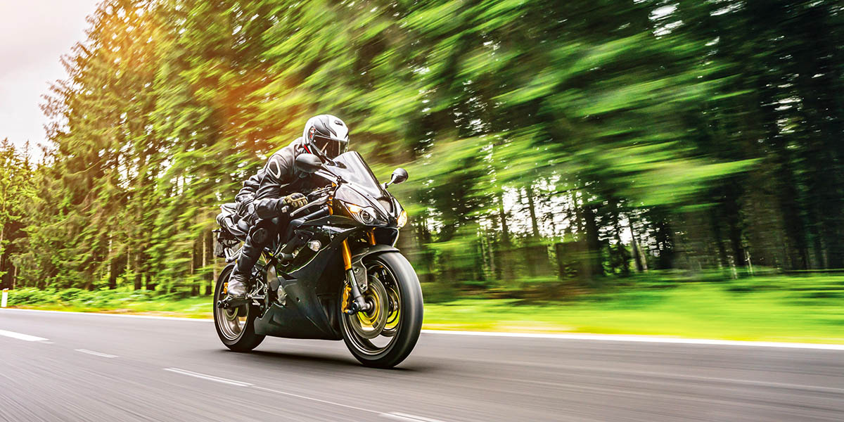 Discover everything you need to know to plan an ultimate motorbike tour on the roads of the UK.