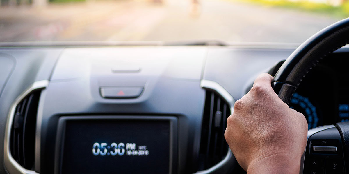 Discover the principles of responsible driving and some practical tips to help you become a more confident, safer and more efficient driver.